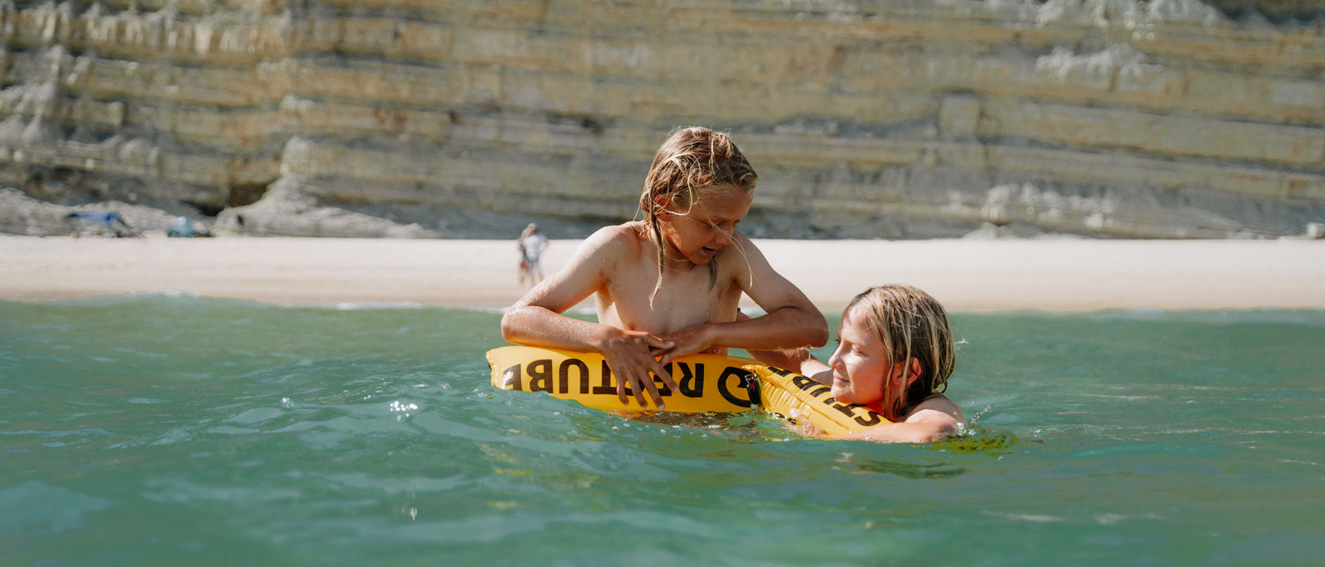 10-tips-for-a-safe-day-at-the-beach-with-kids.jpg__PID:e201c52f-2ba6-4d8b-8041-16c746fbe685